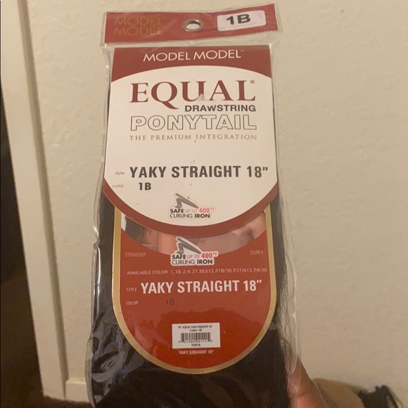 Model Model Equal Drawstring Ponytail - Picture 4 of 4